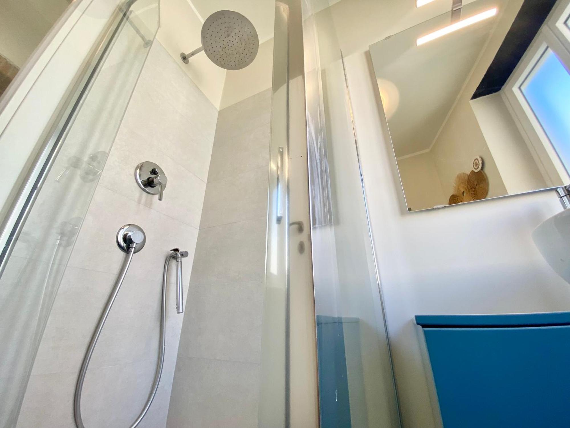 Casaviva - Modern Lively Trilo In Nervi Apartment *