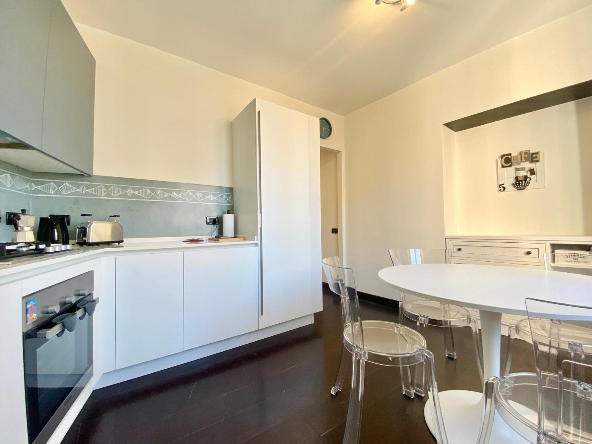 Casaviva - Modern Lively Trilo In Nervi Apartment *